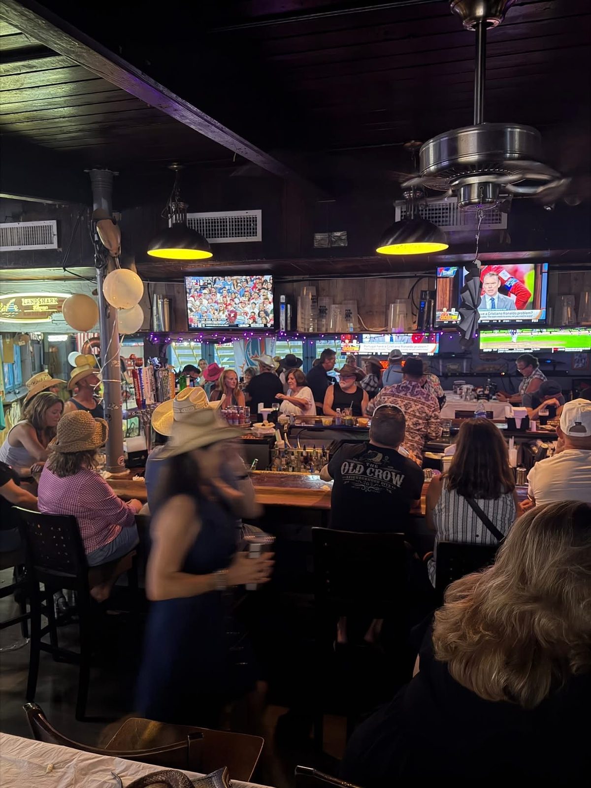Packed house at Kelly's Keywest on game day